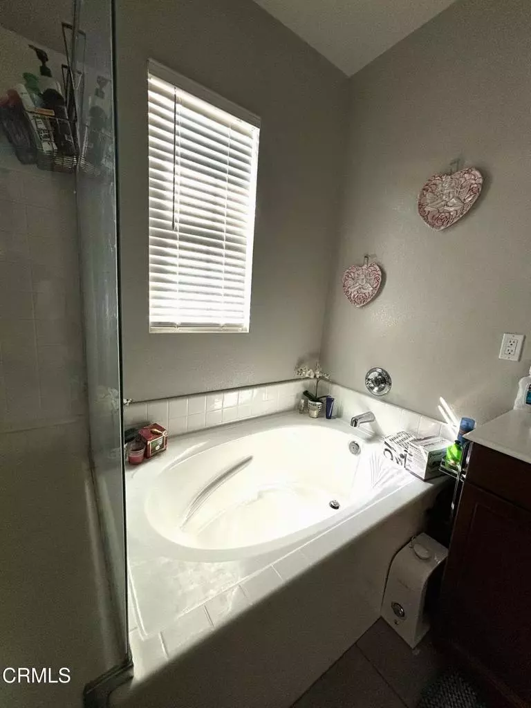 Bath - 185 Rosewood St, Fillmore, CA 93015 photo 4 of 5
