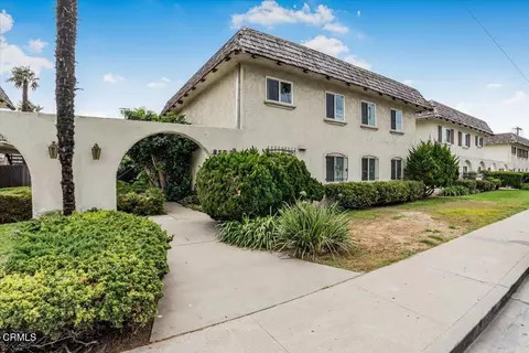 620 W Gonzales Rd #B, Oxnard, CA 93036