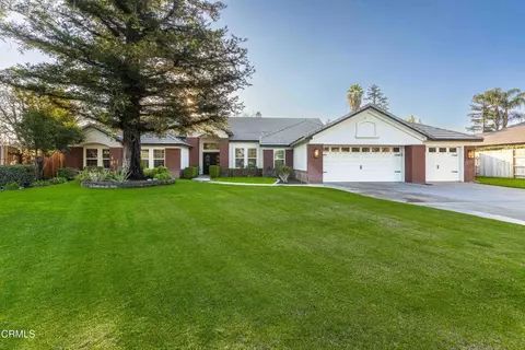 1205 Moonmist Ln, Bakersfield, CA 93311