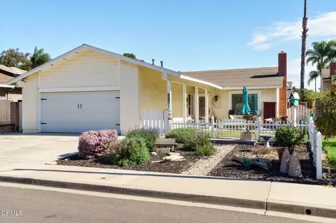 350 Mira Flores Ct, Camarillo, CA 93012