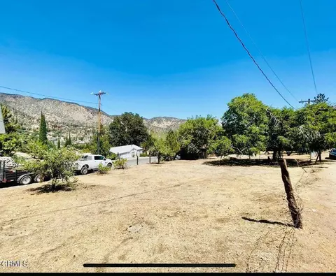 332 End Dr, Frazier Park, CA 93225