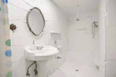 Bath - 320 D St, Fillmore, CA 93015 photo 1 of 2