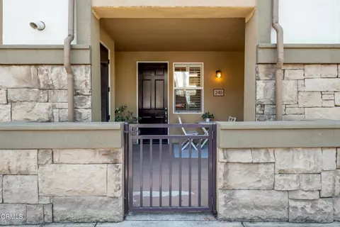 259 Riverdale Ct #240, Camarillo, CA 93012
