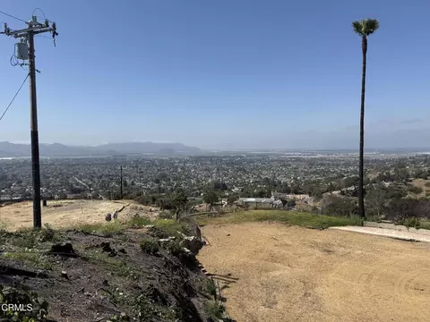 894 W Highland Dr, Camarillo, CA 93010