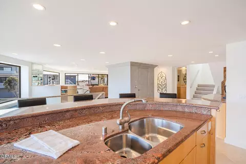 Kitchen - 3300 Ocean Dr, Oxnard, CA 93035 photo 3 of 6