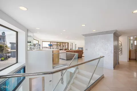 Entry Way - 3300 Ocean Dr, Oxnard, CA 93035 photo 1 of 2