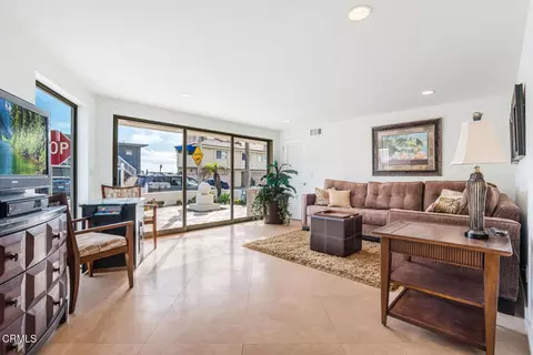Living - 3300 Ocean Dr, Oxnard, CA 93035 photo 3 of 3