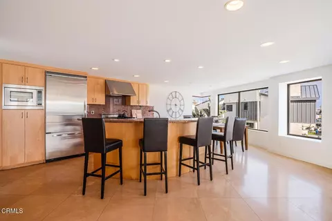 Kitchen - 3300 Ocean Dr, Oxnard, CA 93035 photo 1 of 6