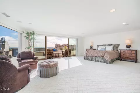 Bedroom - 3300 Ocean Dr, Oxnard, CA 93035 photo 3 of 4