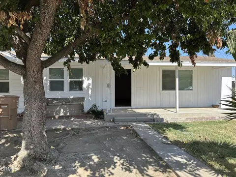 1012 Yosemite Dr, Bakersfield, CA 93308