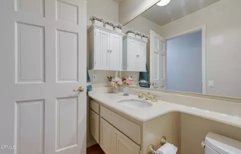 Bath - 652 Stonebrook St, Simi Valley, CA 93065 photo 2 of 6