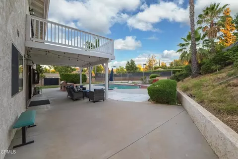 Exterior - 652 Stonebrook St, Simi Valley, CA 93065 photo 8 of 20