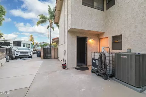 Exterior - 652 Stonebrook St, Simi Valley, CA 93065 photo 16 of 20
