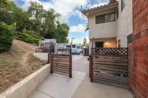 Exterior - 652 Stonebrook St, Simi Valley, CA 93065 photo 15 of 20