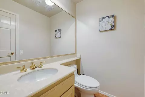 Bath - 652 Stonebrook St, Simi Valley, CA 93065 photo 1 of 6