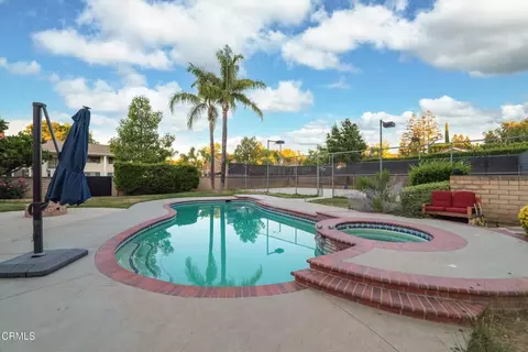 Exterior - 652 Stonebrook St, Simi Valley, CA 93065 photo 11 of 20
