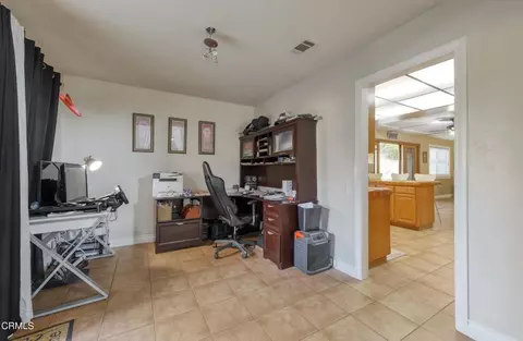 Entry Way - 652 Stonebrook St, Simi Valley, CA 93065 photo 3 of 8