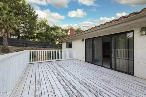 Exterior - 652 Stonebrook St, Simi Valley, CA 93065 photo 5 of 20