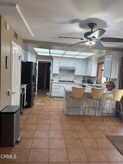 Kitchen - 652 Stonebrook St, Simi Valley, CA 93065 photo 6 of 6