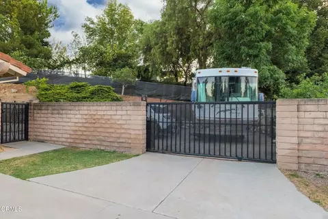 Exterior - 652 Stonebrook St, Simi Valley, CA 93065 photo 17 of 20