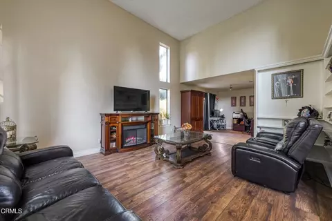 Living - 652 Stonebrook St, Simi Valley, CA 93065 photo 1 of 4