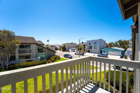 Exterior - 3310 Sunset Ln, Oxnard, CA 93035 photo 3 of 3