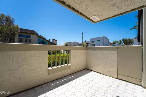 Exterior - 3310 Sunset Ln, Oxnard, CA 93035 photo 2 of 3