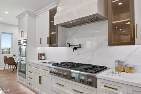 Kitchen - 6174 Cobblestone Dr, Ventura, CA 93003 photo 4 of 5