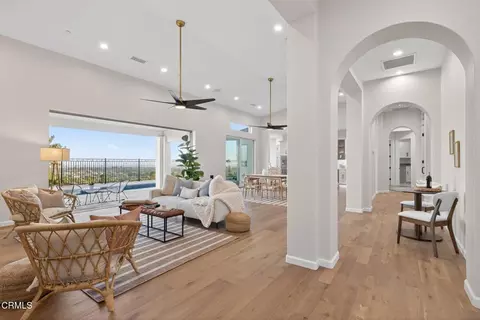 Entry Way - 6174 Cobblestone Dr, Ventura, CA 93003 photo 4 of 6