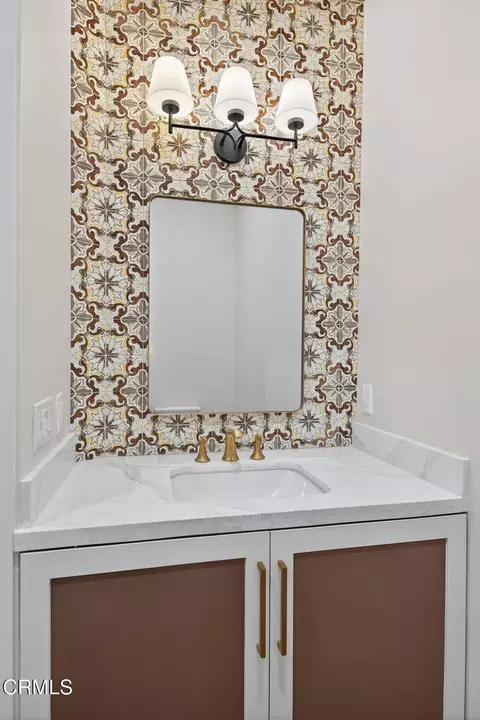 Bath - 6174 Cobblestone Dr, Ventura, CA 93003 photo 6 of 8