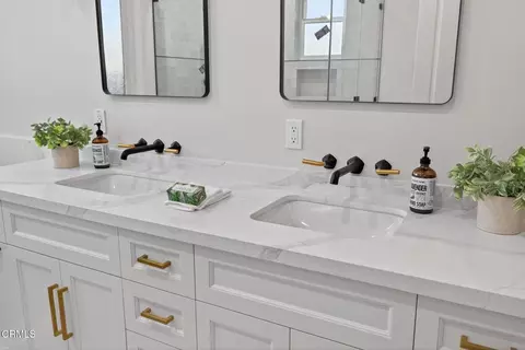 Bath - 6174 Cobblestone Dr, Ventura, CA 93003 photo 1 of 8