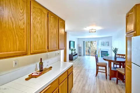 2713 Antonio Dr #110, Camarillo, CA 93010