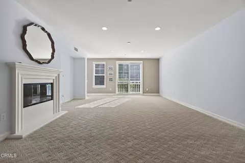 Living - 1423 Windshore Way, Oxnard, CA 93035 photo 3 of 6