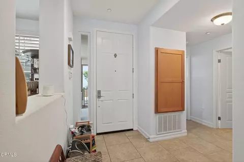 Entry Way - 1423 Windshore Way, Oxnard, CA 93035 photo 2 of 4
