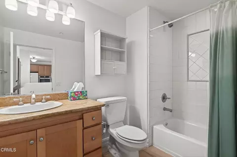 Bath - 1423 Windshore Way, Oxnard, CA 93035 photo 4 of 4