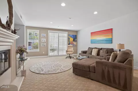 Living - 1423 Windshore Way, Oxnard, CA 93035 photo 5 of 6