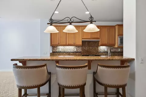 Kitchen - 1423 Windshore Way, Oxnard, CA 93035 photo 4 of 10