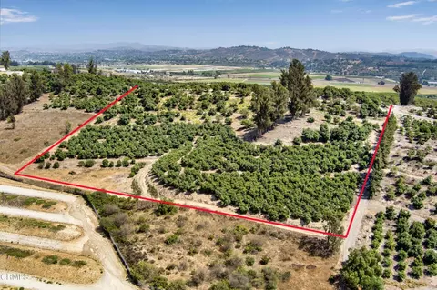 5929 St Maarten Dr, Moorpark, CA 93021
