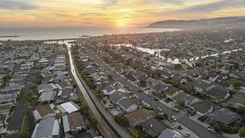 1236 Seafarer St, Ventura, CA 93001