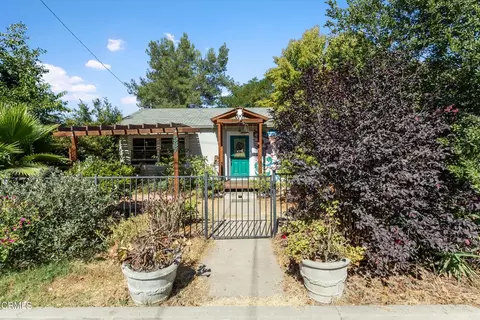 587 Vine St, Oak View, CA 93022