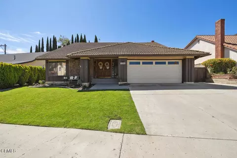 1006 Amber Dr, Santa Paula, CA 93060