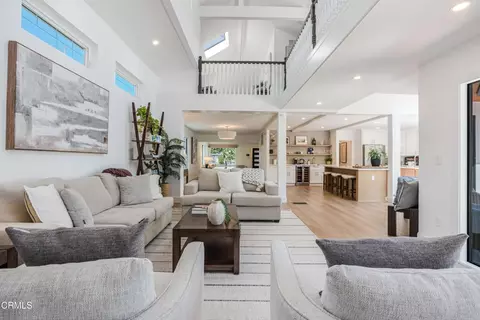 11100 Hortense St, Toluca Lake, CA 91602