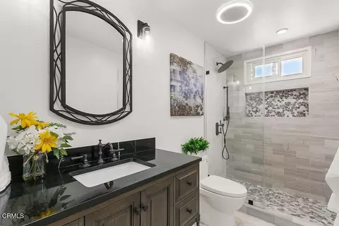 Bath - 11016 Red Barn Rd, Santa Rosa Valley, CA 93012 photo 5 of 11