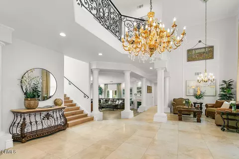 Entry Way - 11016 Red Barn Rd, Santa Rosa Valley, CA 93012 photo 4 of 9