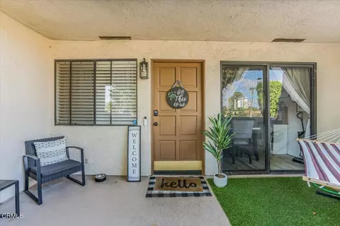 717 Thoreau Ln, Ventura, CA 93003