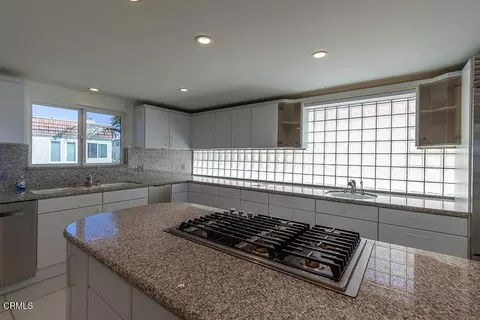 Kitchen - 3405 Ocean Dr, Oxnard, CA 93035 photo 2 of 3