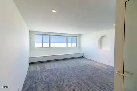 Bedroom - 3405 Ocean Dr, Oxnard, CA 93035 photo 1 of 2