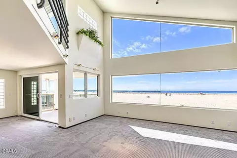 Living - 3405 Ocean Dr, Oxnard, CA 93035 photo 5 of 8