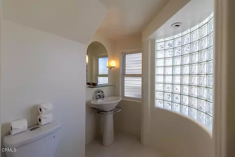 Bath - 3405 Ocean Dr, Oxnard, CA 93035 photo 1 of 4
