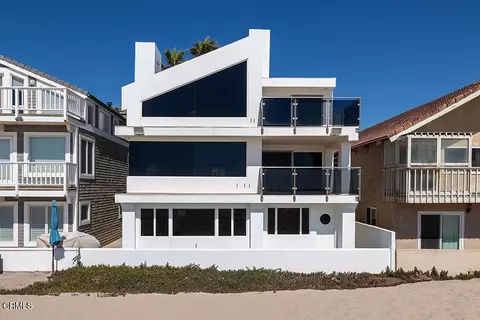 Exterior - 3405 Ocean Dr, Oxnard, CA 93035 photo 2 of 3